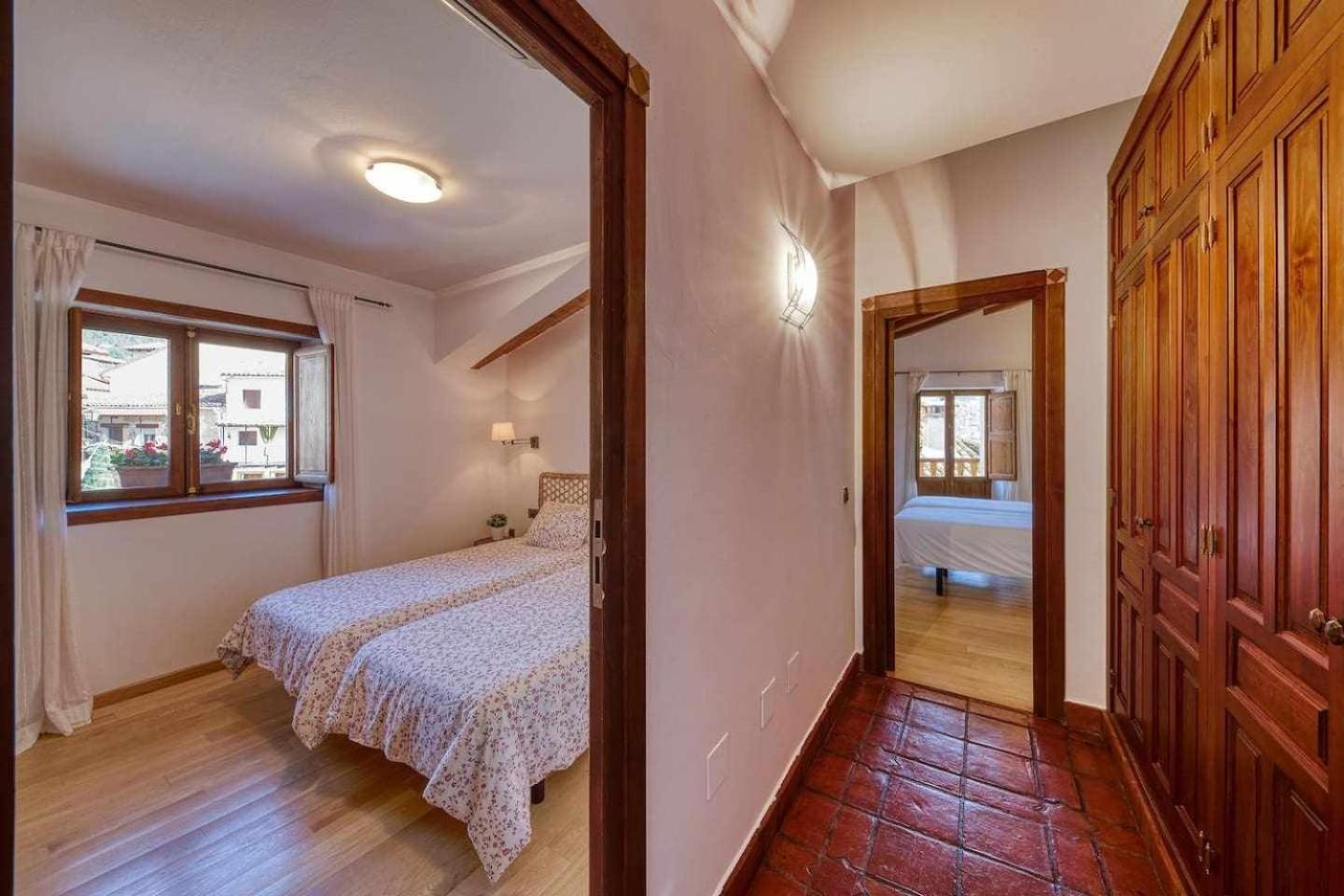Cuesta Del Reloj Holiday home Piedralaves